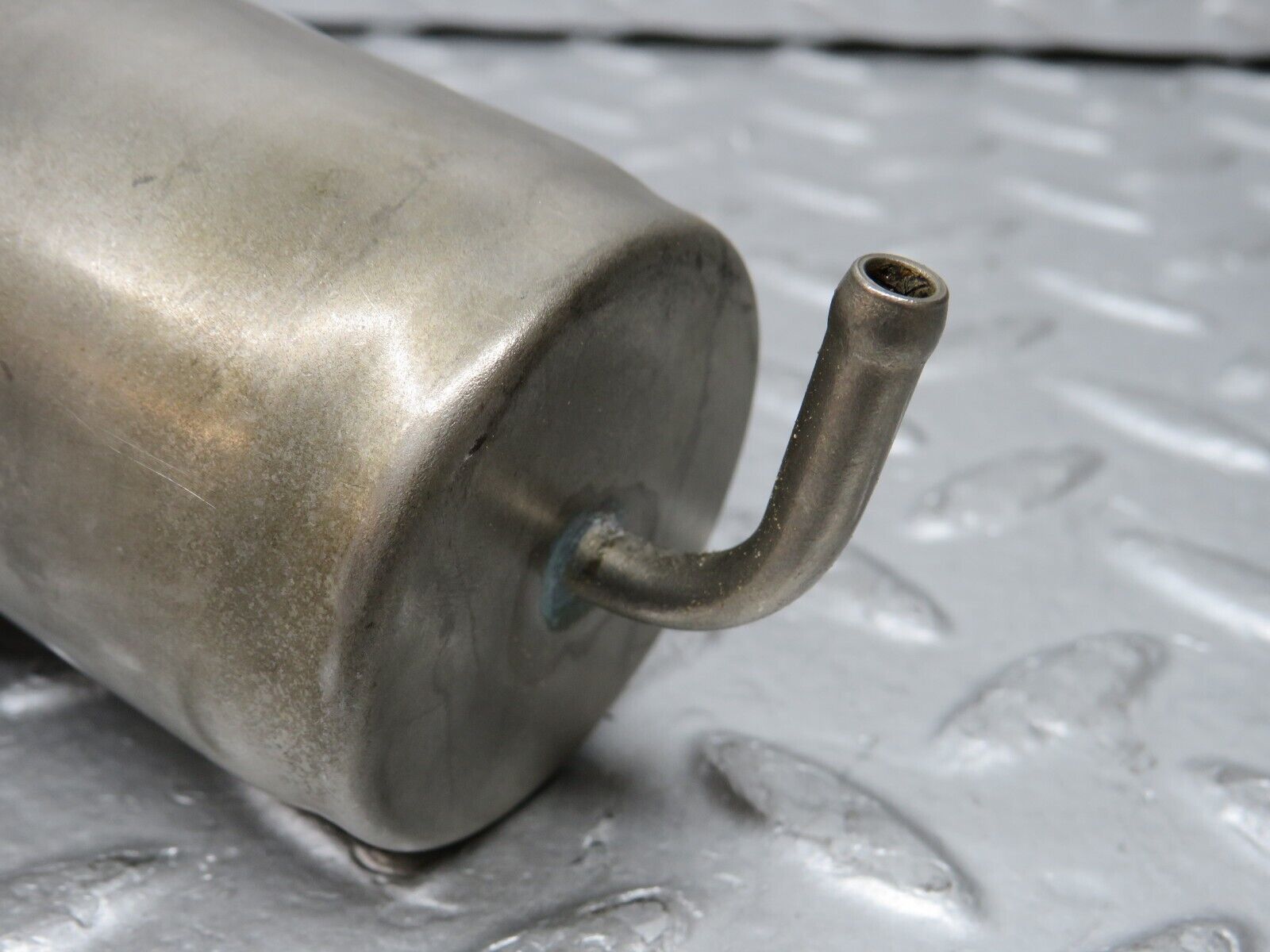 35347 Mercedes-Benz R107 280SL Fuel Pressure Regulator Bosch 0004760421