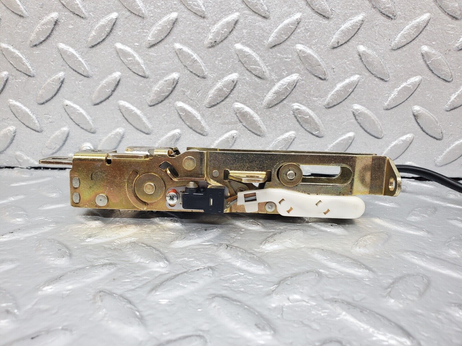 44984 Mercedes-Benz R129 300SL Coupe Soft Top Lock Latch Right Side 1298000874