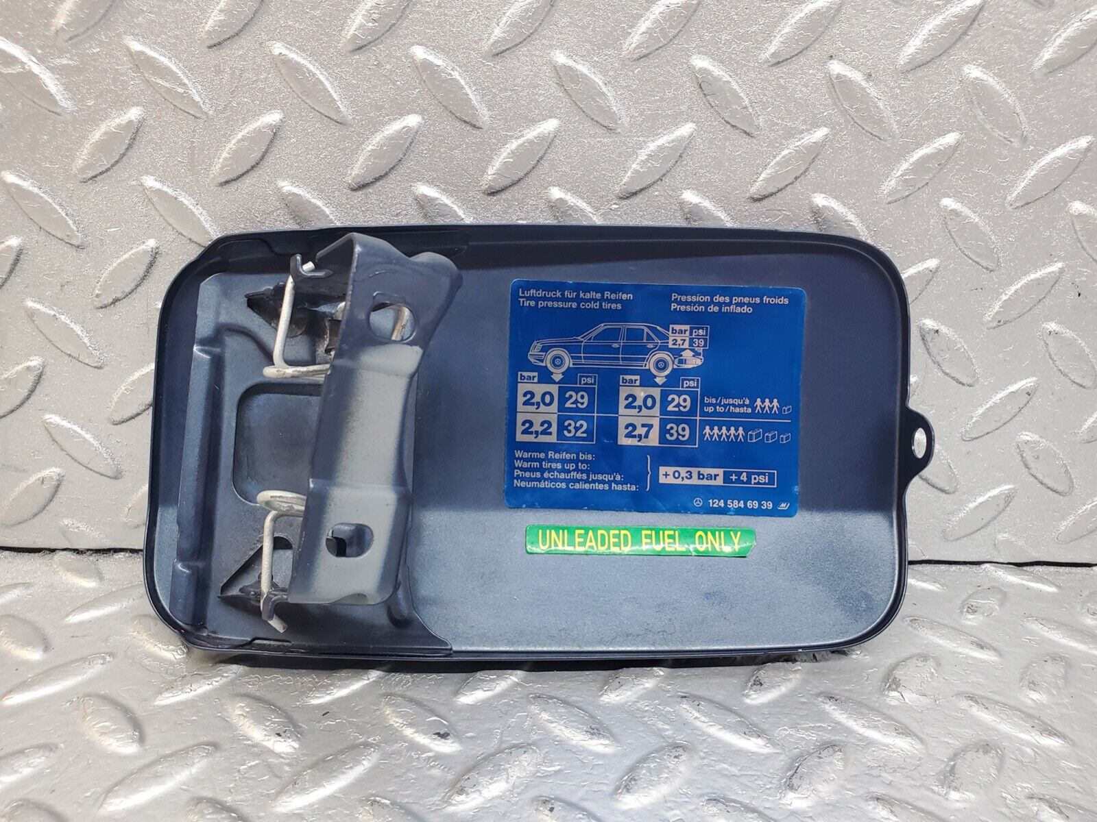 44631 Mercedes-Benz W124 220E Fuel Tank Flap Cap 1245846939