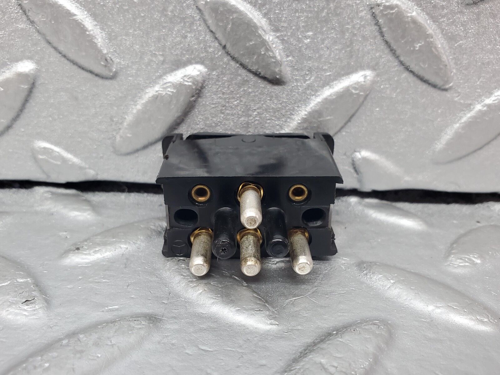 44363 Mercedes-Benz W123 280E Sunroof Switch 0008206310