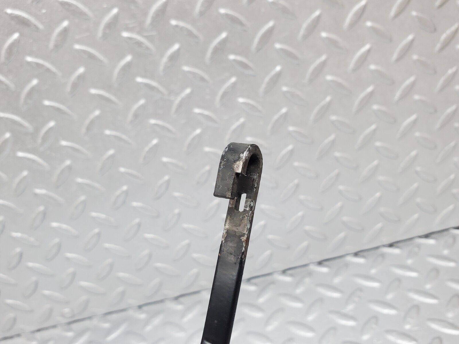 45856 Mercedes-Benz W126 420SE Windscreen Wiper Arm Bosch Left Side