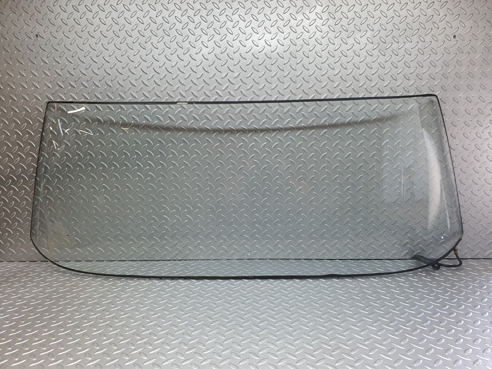 43217 Mercedes-Benz W108 280SE Rear Heated Windscreen