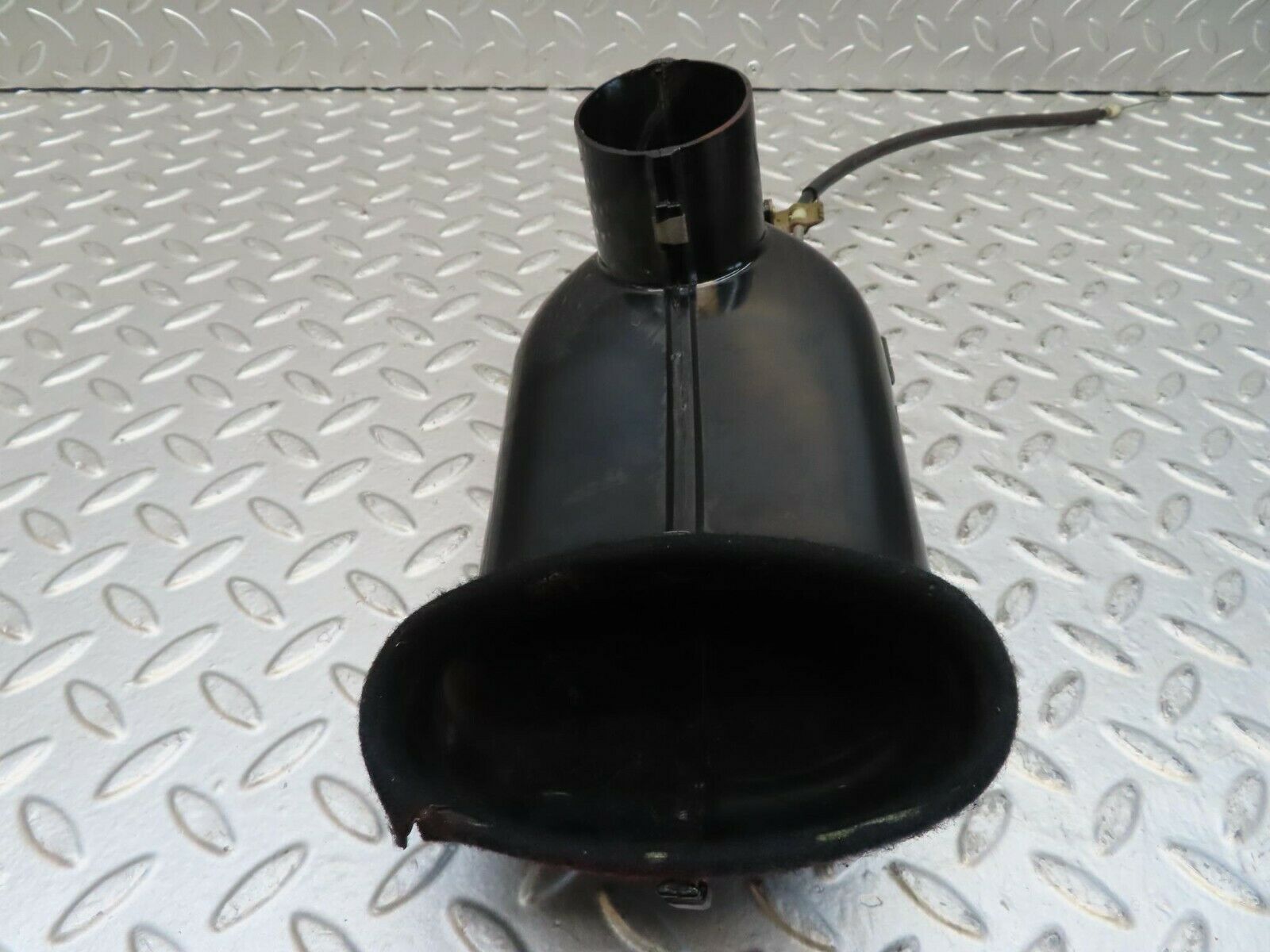 15528 Mercedes-Benz R107 450SL Heater Air Duct