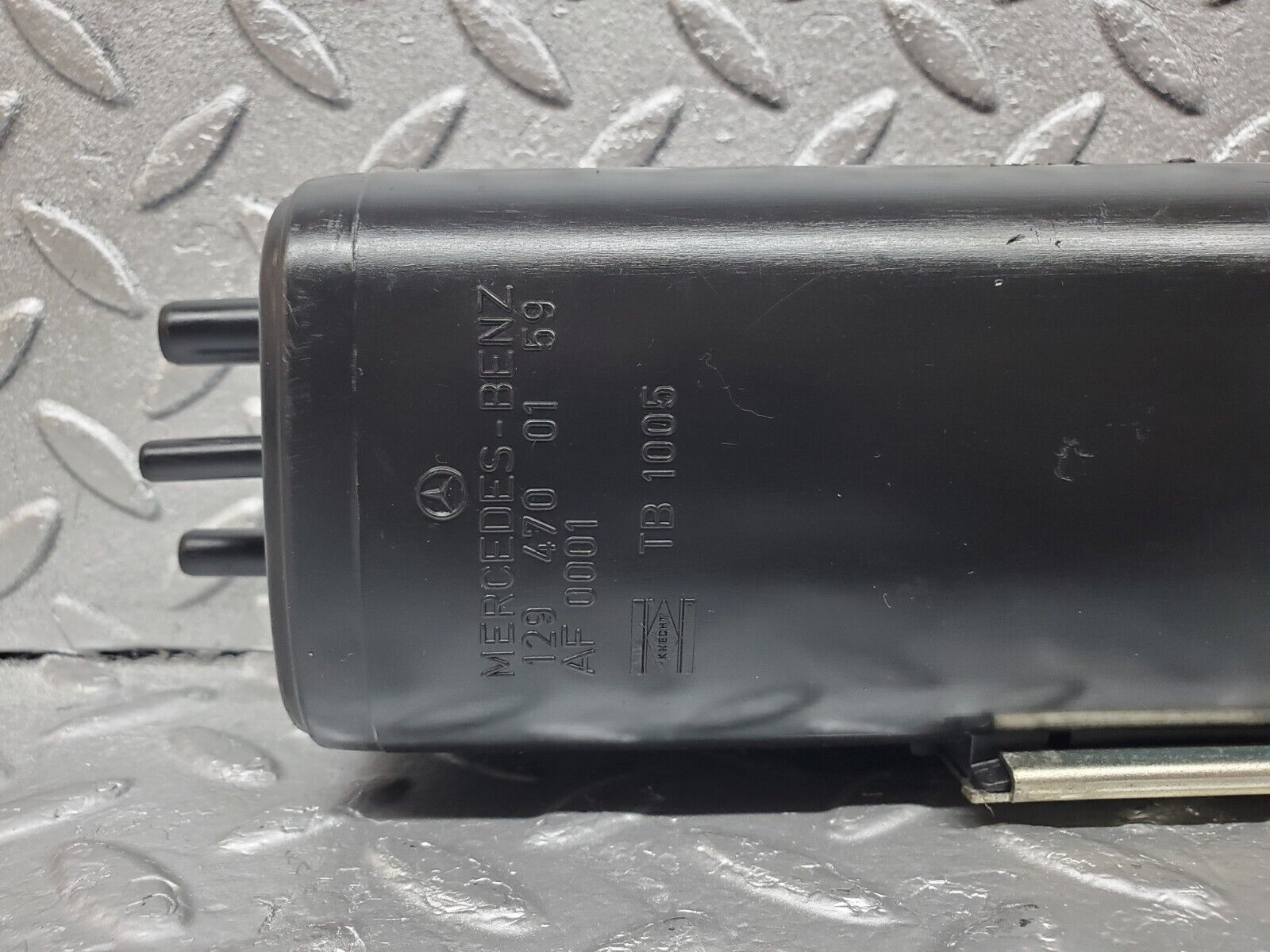 45745 Mercedes-Benz W126 420SE Charcoal Filter 1294700159