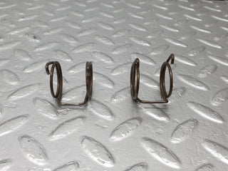 W108 valve rocker arm with retaining spring used OEM