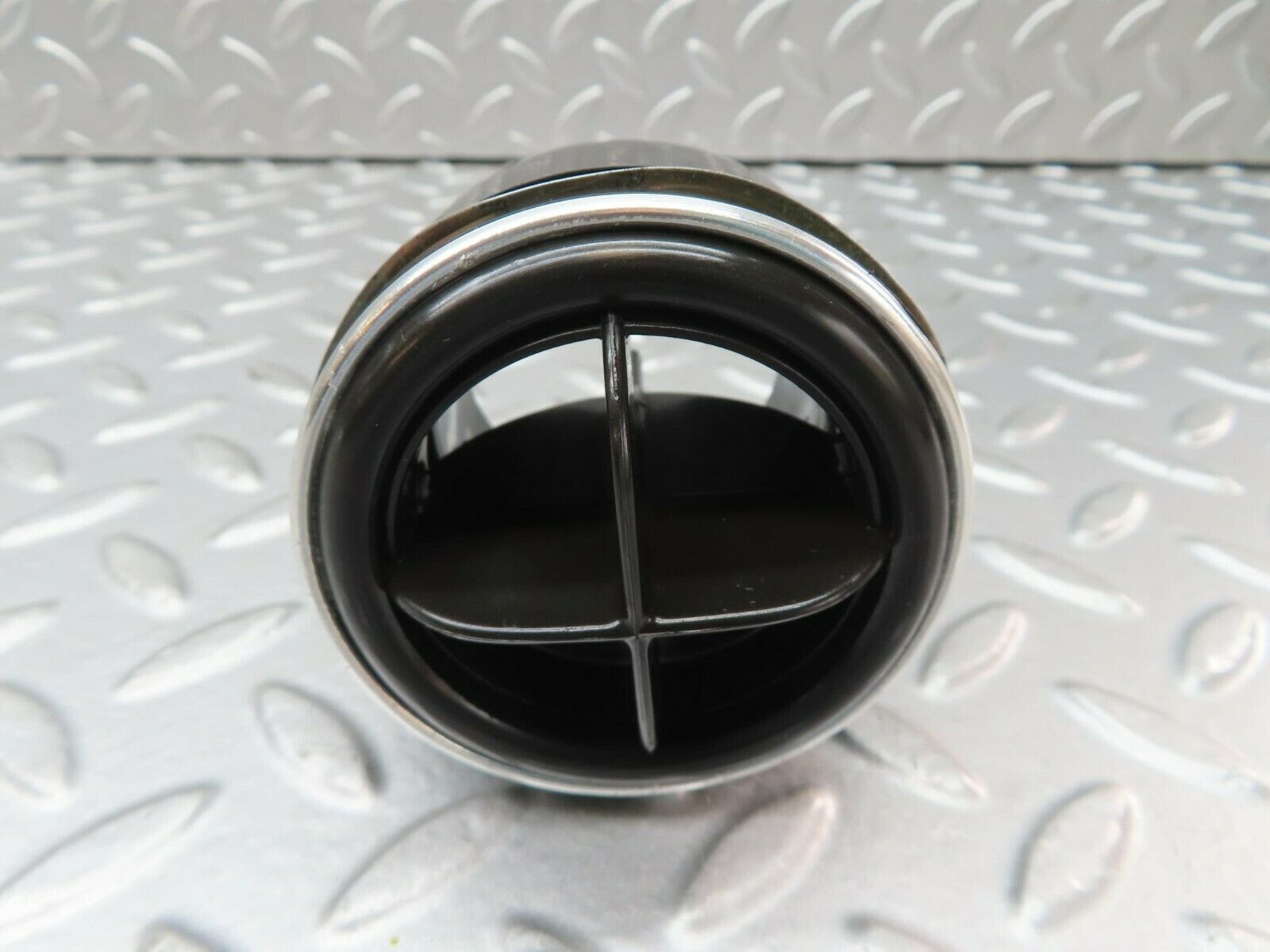 15604 Mercedes-Benz R107 450SL Dashboard Air Vent