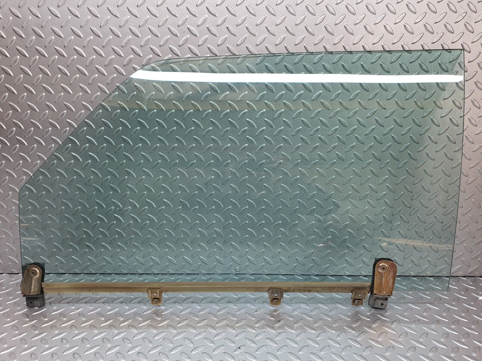 44118 Mercedes-Benz C123 230CE Coupe Left Door Window Glass 1237250132 1237250332