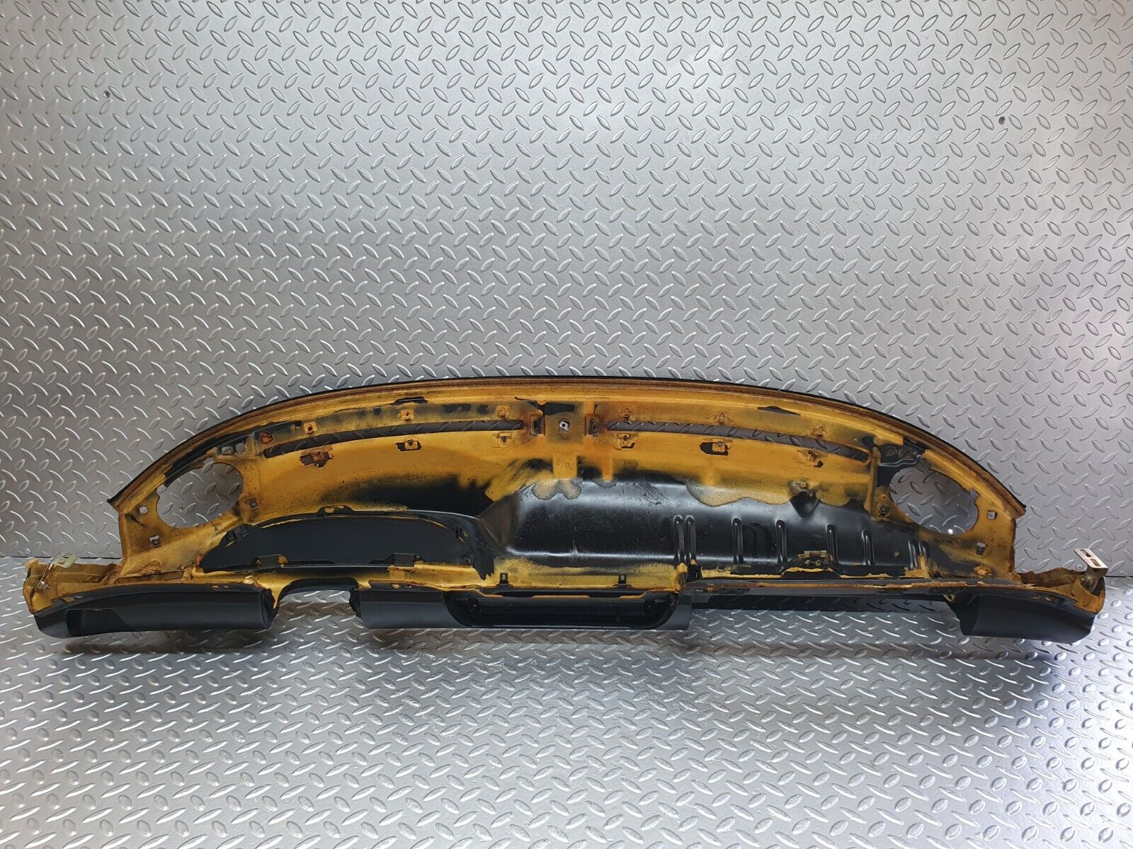 43733 Mercedes-Benz C126 380SEC Coupe Dashboard Black