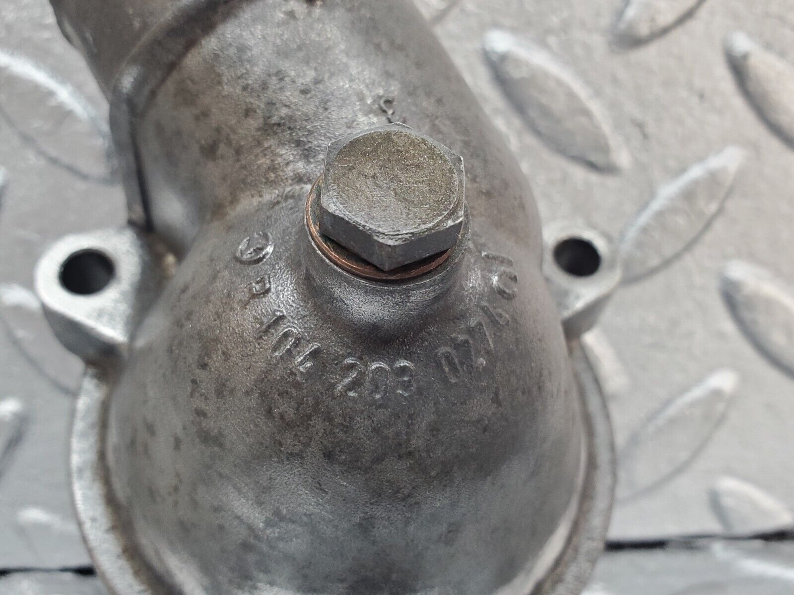 45123 Mercedes-Benz R129 300SL Coupe Thermostat Housing 1042030274