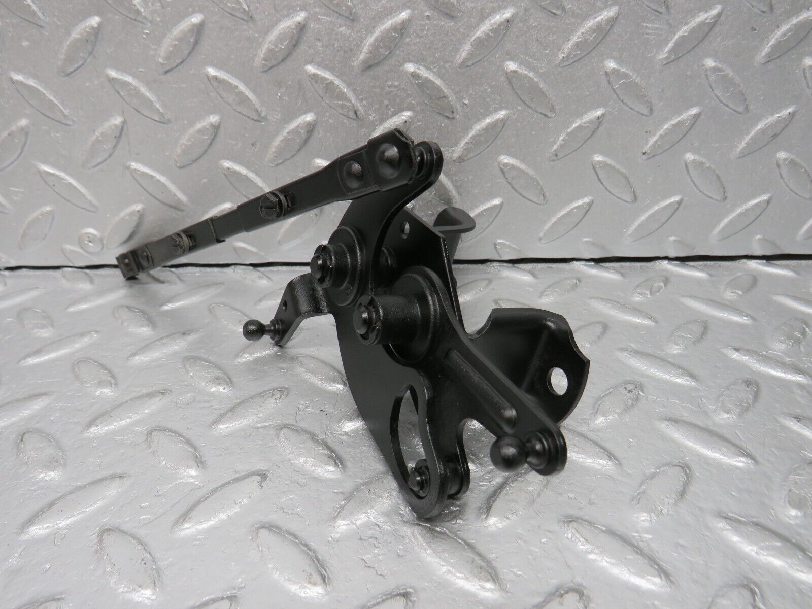 39294 Mercedes-Benz R107 500SL Throttle Linkage