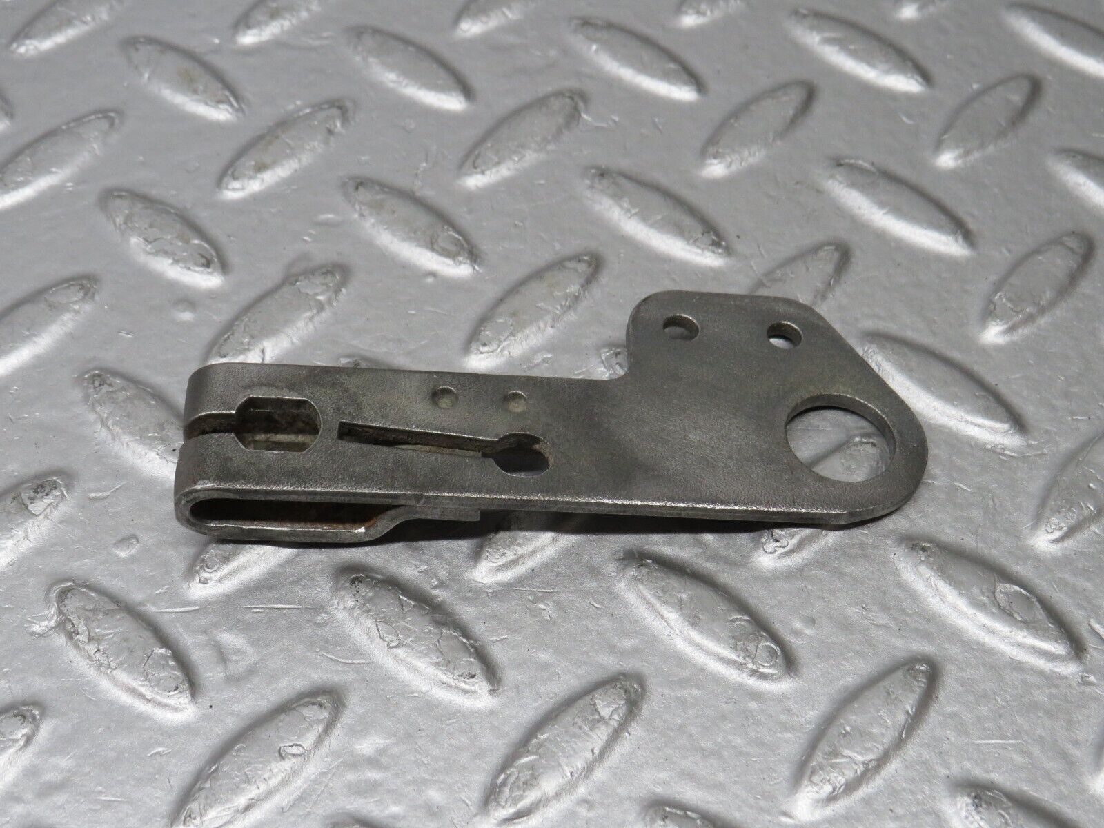 39317 Mercedes-Benz R107 500SL Automatic Gearbox Linkage Bracket