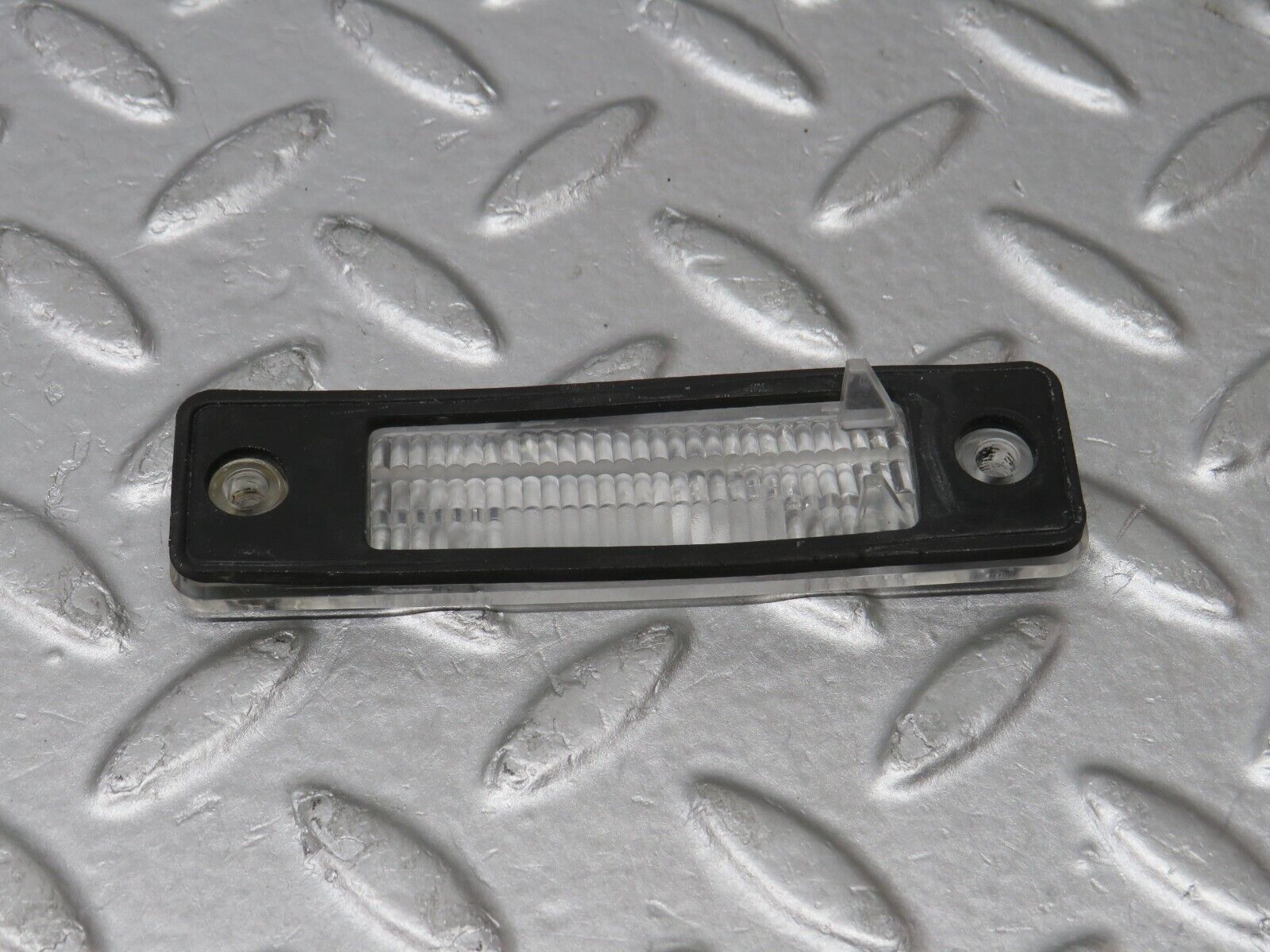 39136 Mercedes-Benz R107 500SL number Plate Light Lens 12981R4