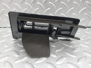 41877 Mercedes-Benz W202 C200 Under Dash Air Vent Pair 2108300366 2108300466