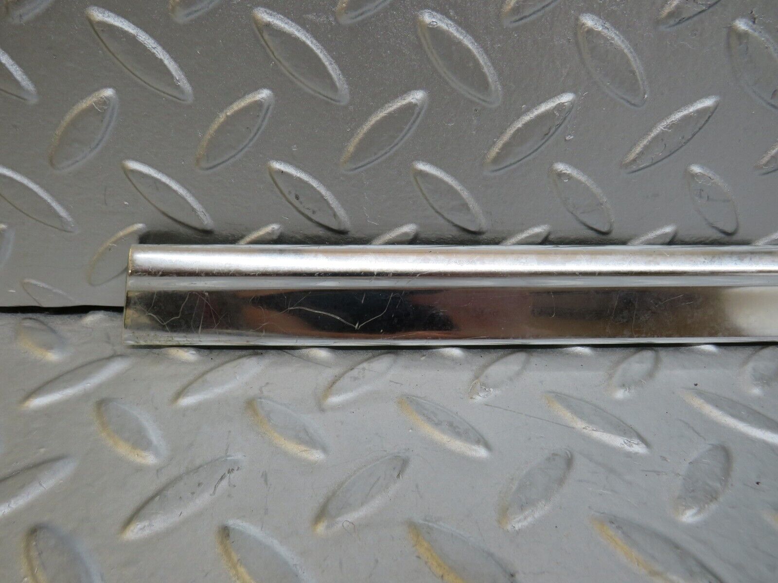 35374 Mercedes-Benz R107 280SL Right Door Chrome Trim