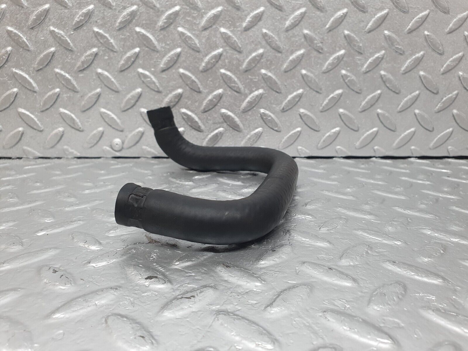 43957 Mercedes-Benz C123 230CE Coupe Heater Radiator Hose Pipe 1238320194