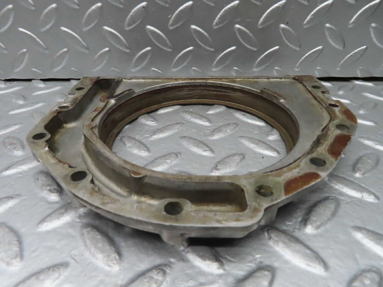20760 Mercedes-Benz R107 450SL Crankshaft Rear Sealing Cover 1160110608