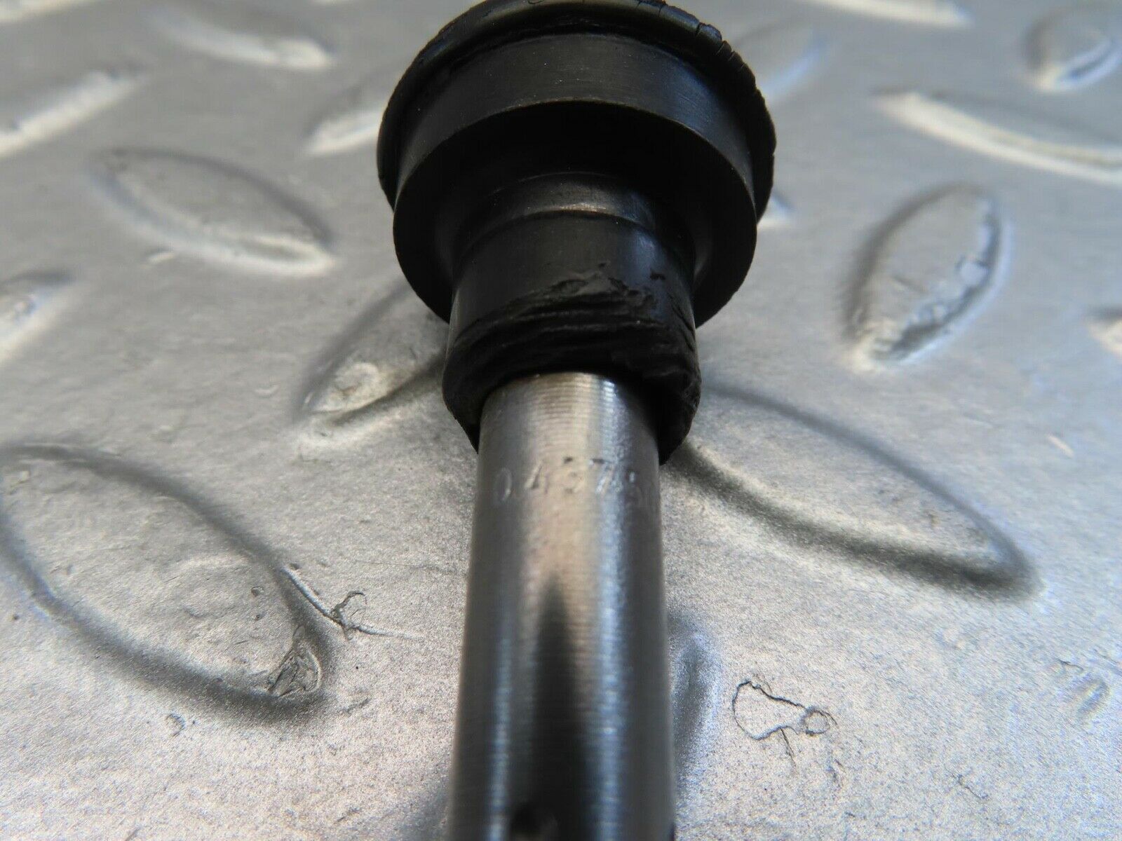 11037 Mercedes-Benz R107 W116 Fuel Injector Bosch 0437502010