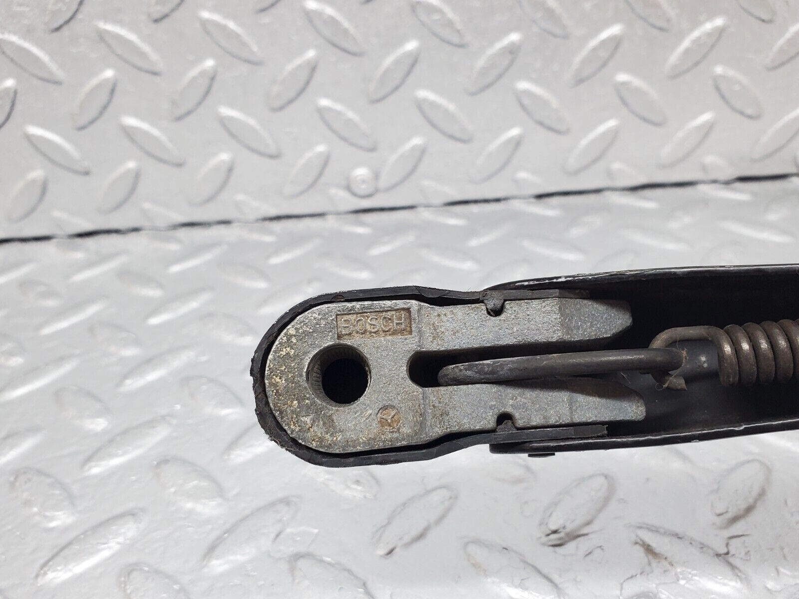 45857 Mercedes-Benz W126 420SE Windscreen Wiper Arm Bosch Right Side
