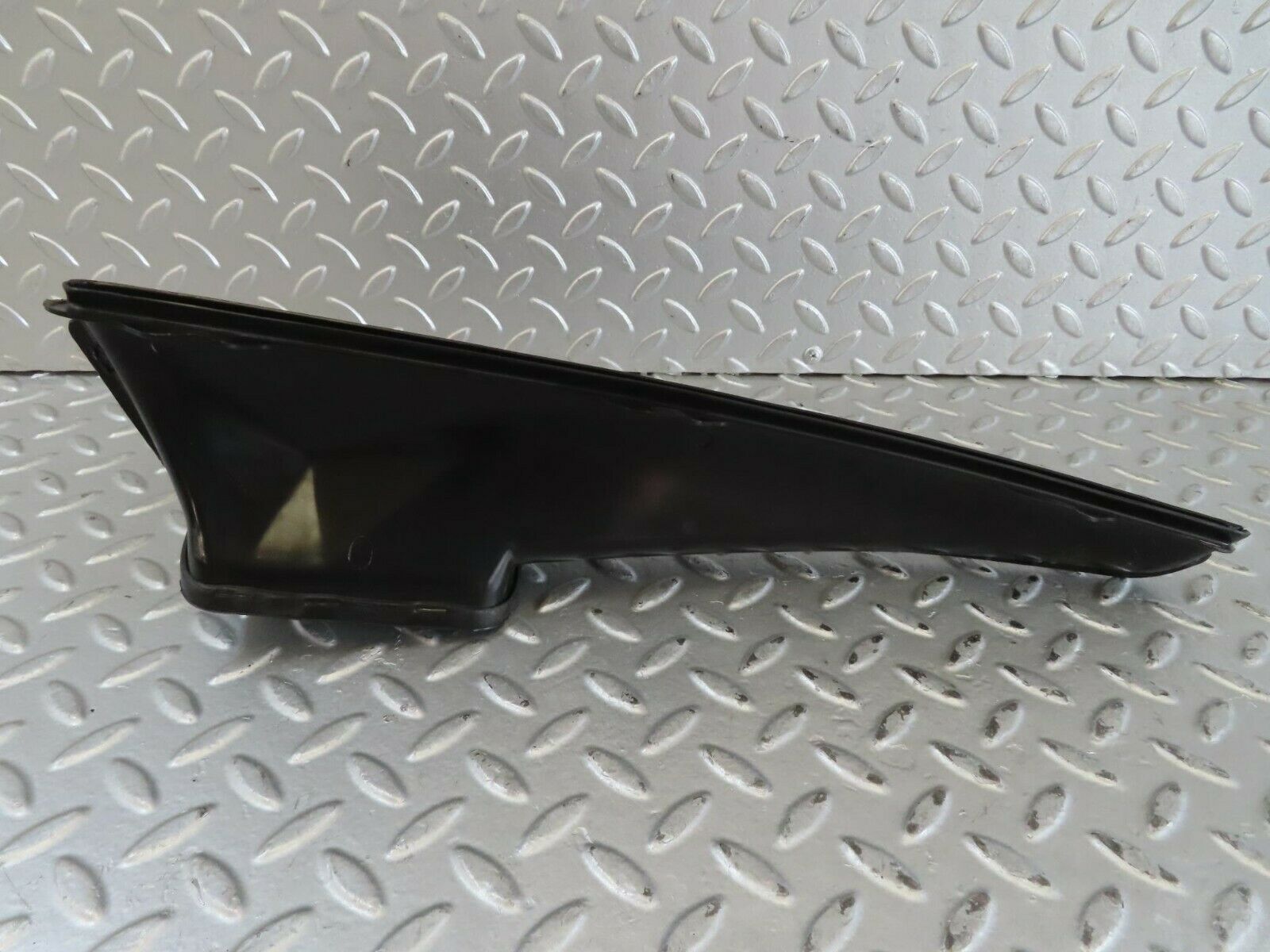 15548 Mercedes-Benz R107 450SL Dashboard Air Vent Right Side