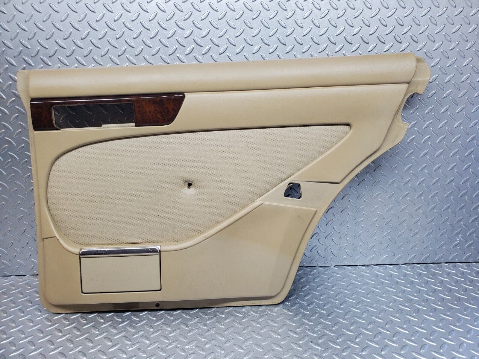 45720 Mercedes-Benz W126 420SE Rear Right Door Card Beige 1267370270