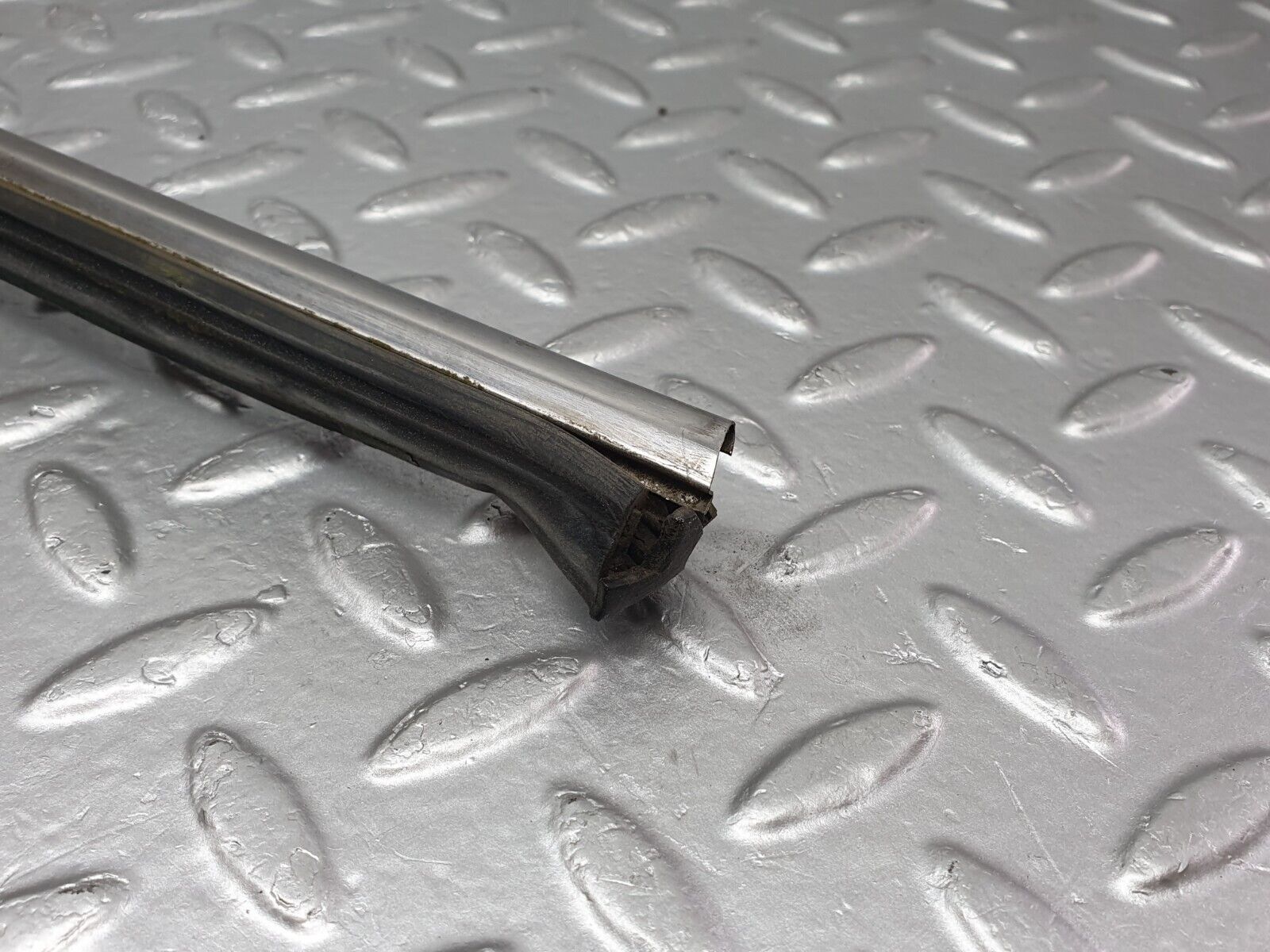 43461 Mercedes-Benz W108 280SE Rear Right Fender Wing Centre Moulding Trim