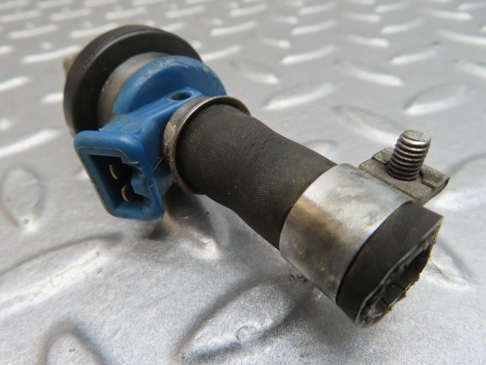 13753 Mercedes-Benz R107 450SL  Fuel Injector Bosch 0280150036