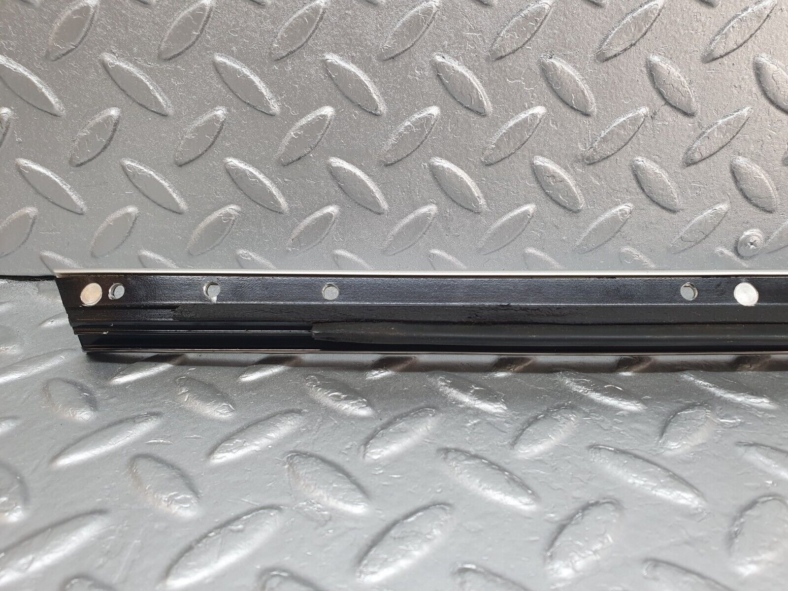42449 Mercedes-Benz R129 320SL Coupe A Pillar Chrome Trim Cover Right