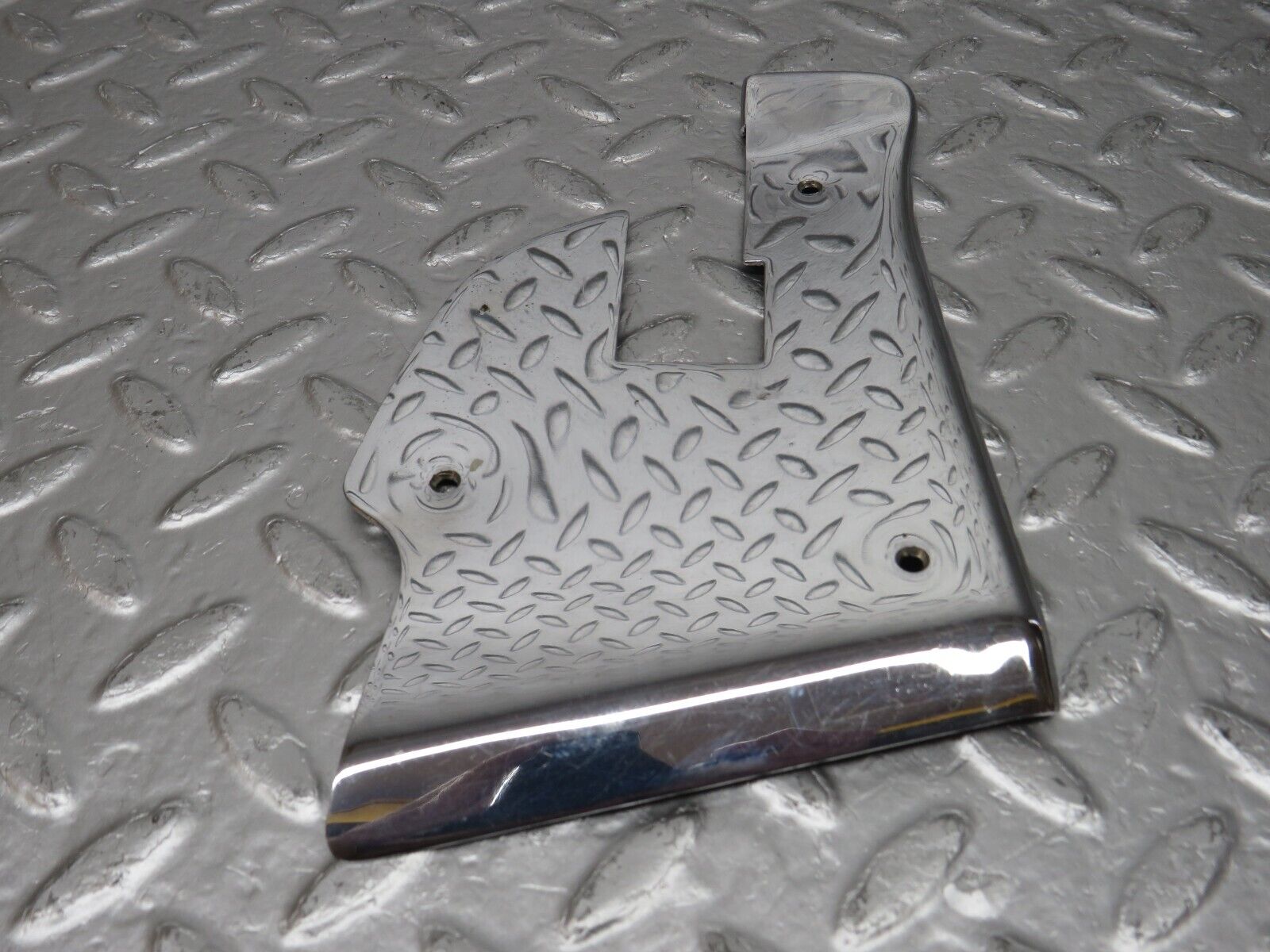 33194 Mercedes-Benz C107 R107 Left Door Chrome Cover