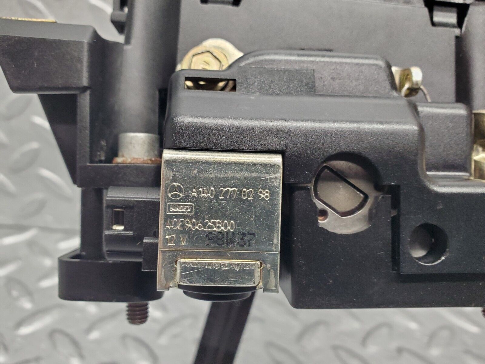 43712633