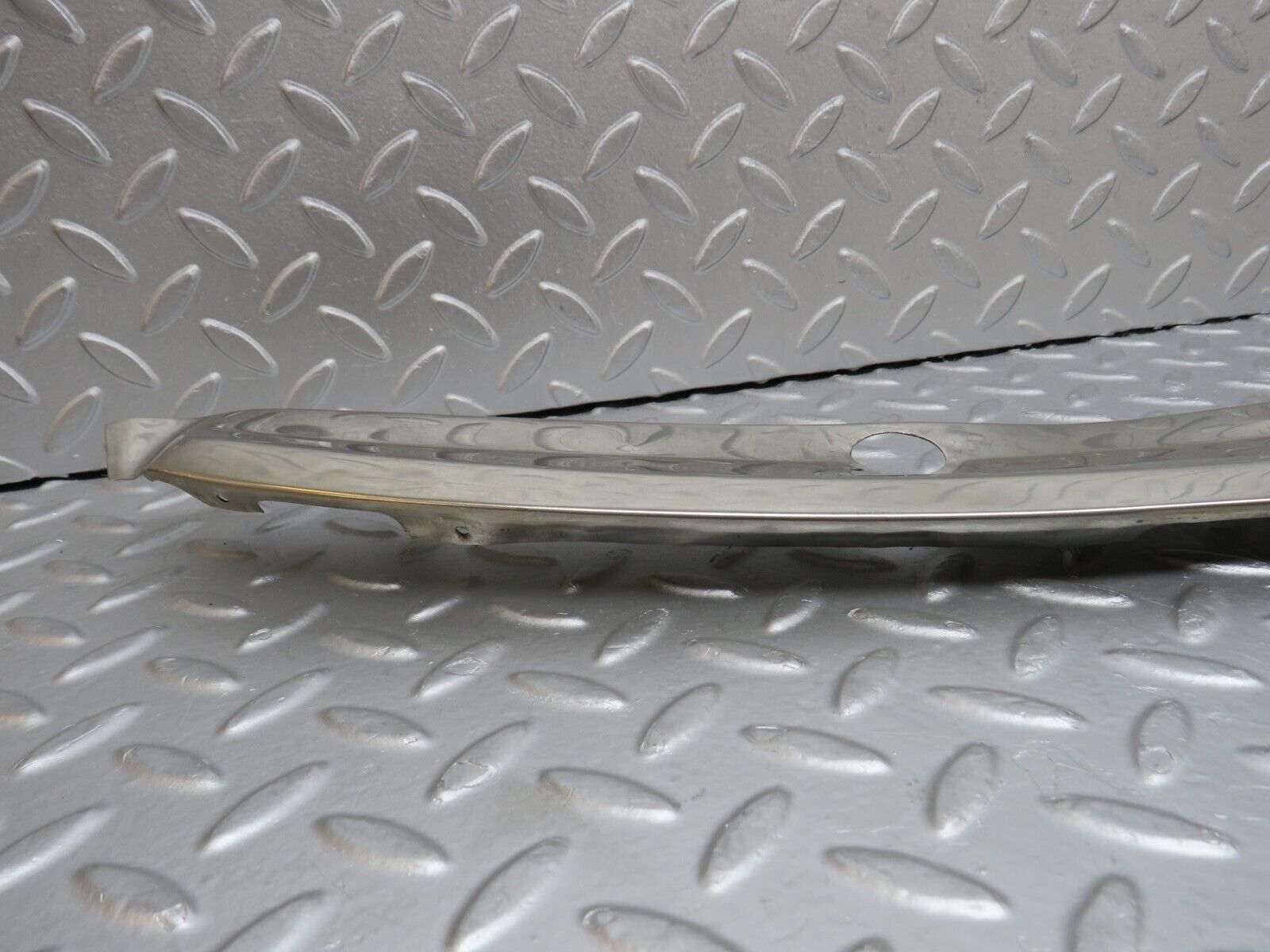 35625 Mercedes-Benz R107 280SL Windscreen Top Chrome Trim