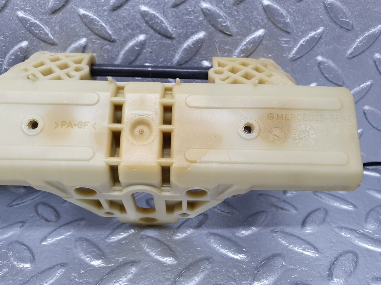 41842 Mercedes-Benz W202 C200 Headrest Folding Mechanism