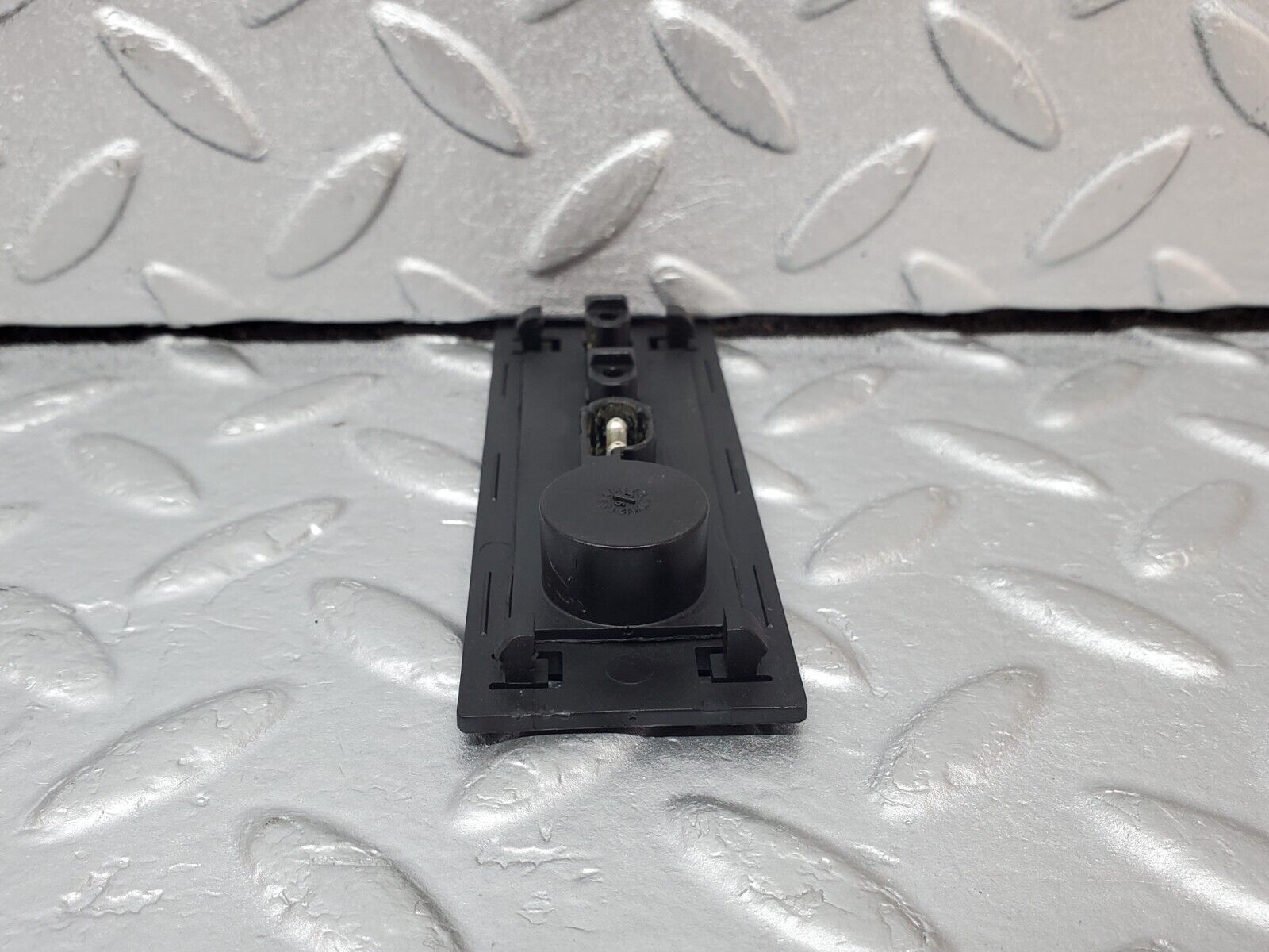 45312 Mercedes-Benz R129 300SL Coupe Windscreen Washer Nozzle Connector 1268201111