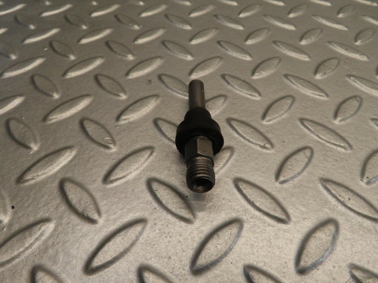 11736 Mercedes-Benz R107 450SL Fuel Injector Bosch