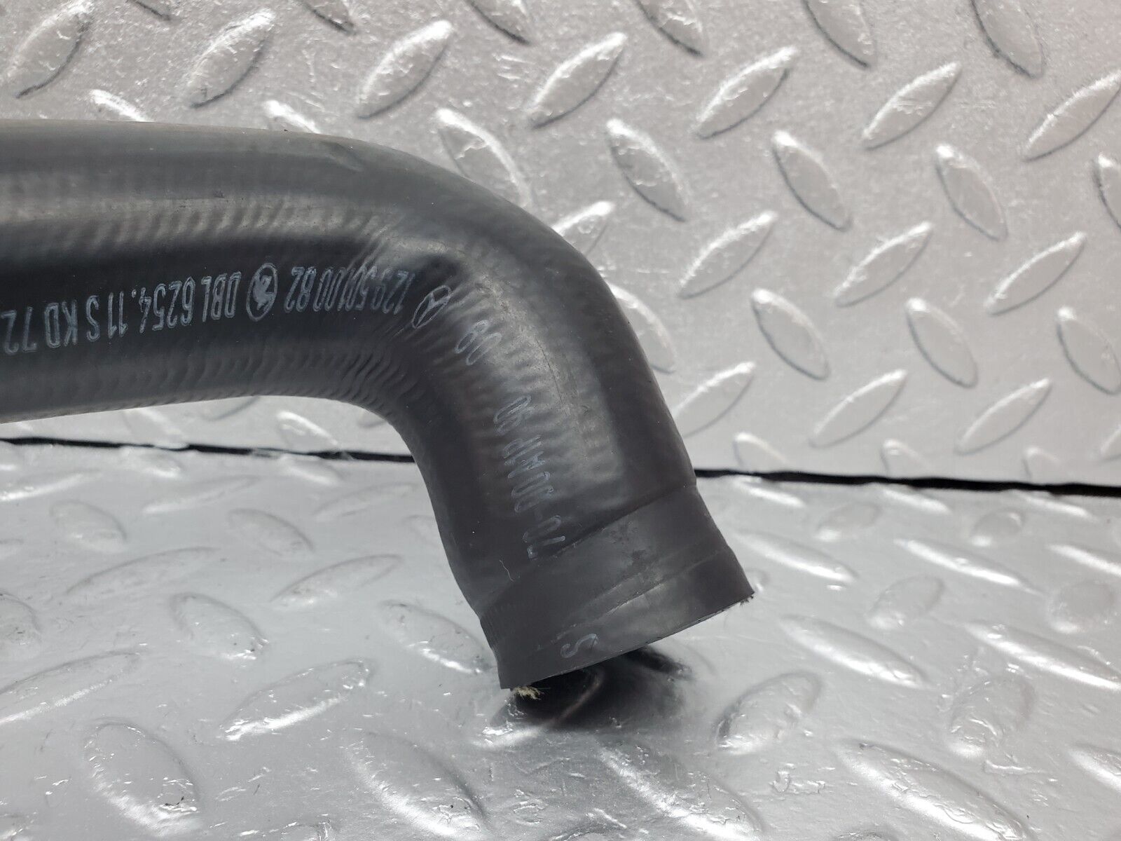 45105 Mercedes-Benz R129 300SL Coupe Radiator Lower Coolant Hose 1295010082