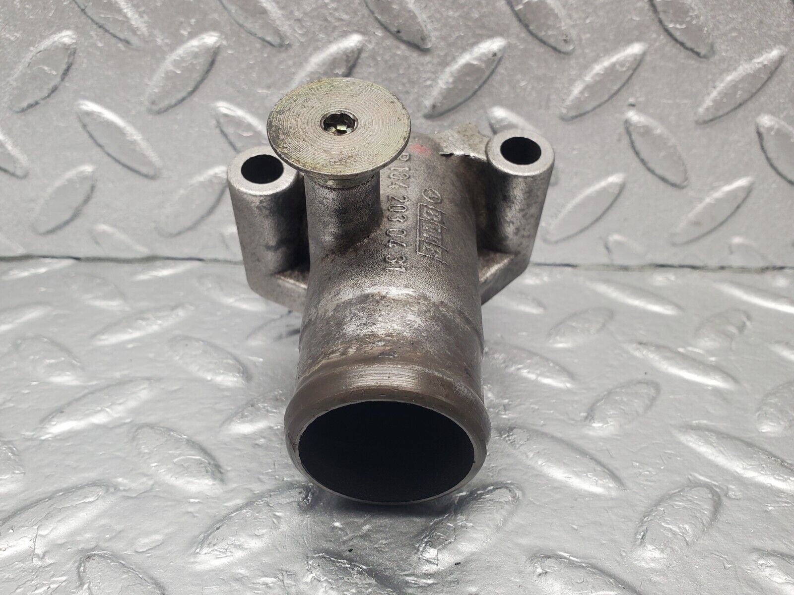 46179 Mercedes-Benz W124 280E Coolant Flange Pipe 1042030431