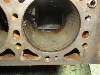 32806 Mercedes-Benz C107 R107 350 V8 Engine Block 1160110601 M116.982