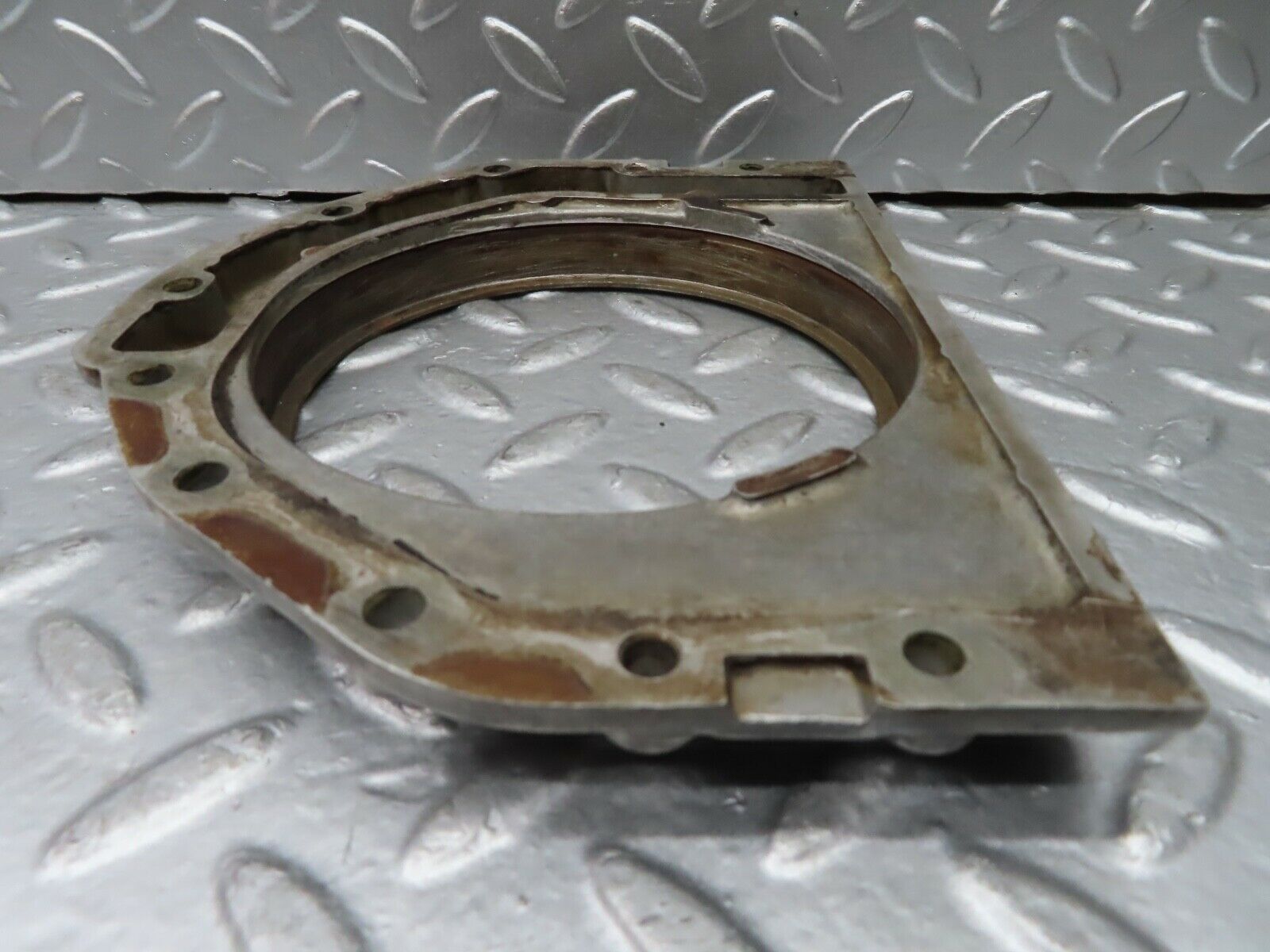 20760 Mercedes-Benz R107 450SL Crankshaft Rear Sealing Cover 1160110608