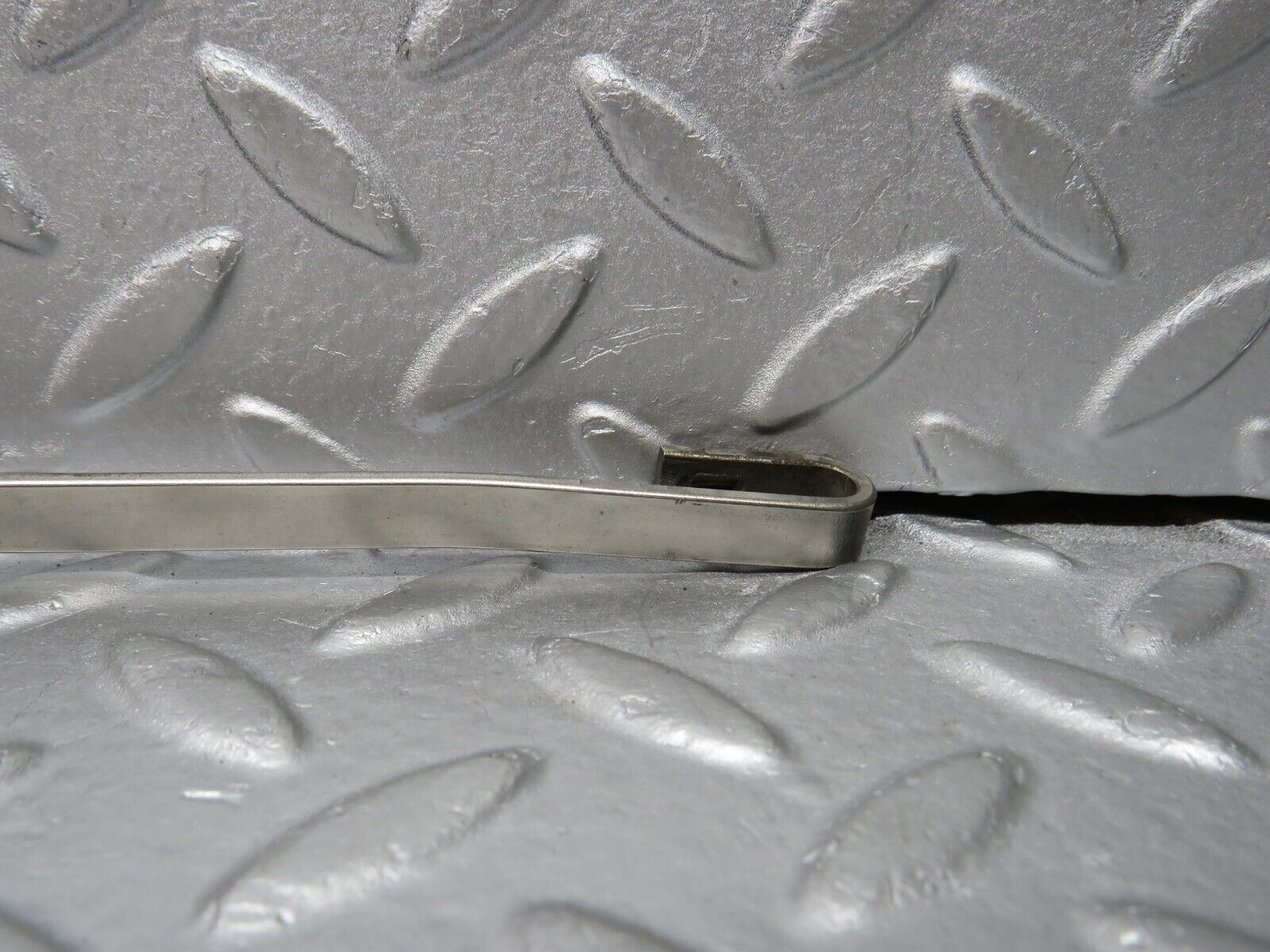 39105 Mercedes-Benz R107 500SL Windscreen Wiper Arm Right Side