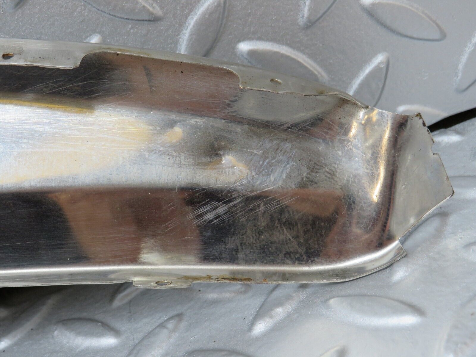 35625 Mercedes-Benz R107 280SL Windscreen Top Chrome Trim