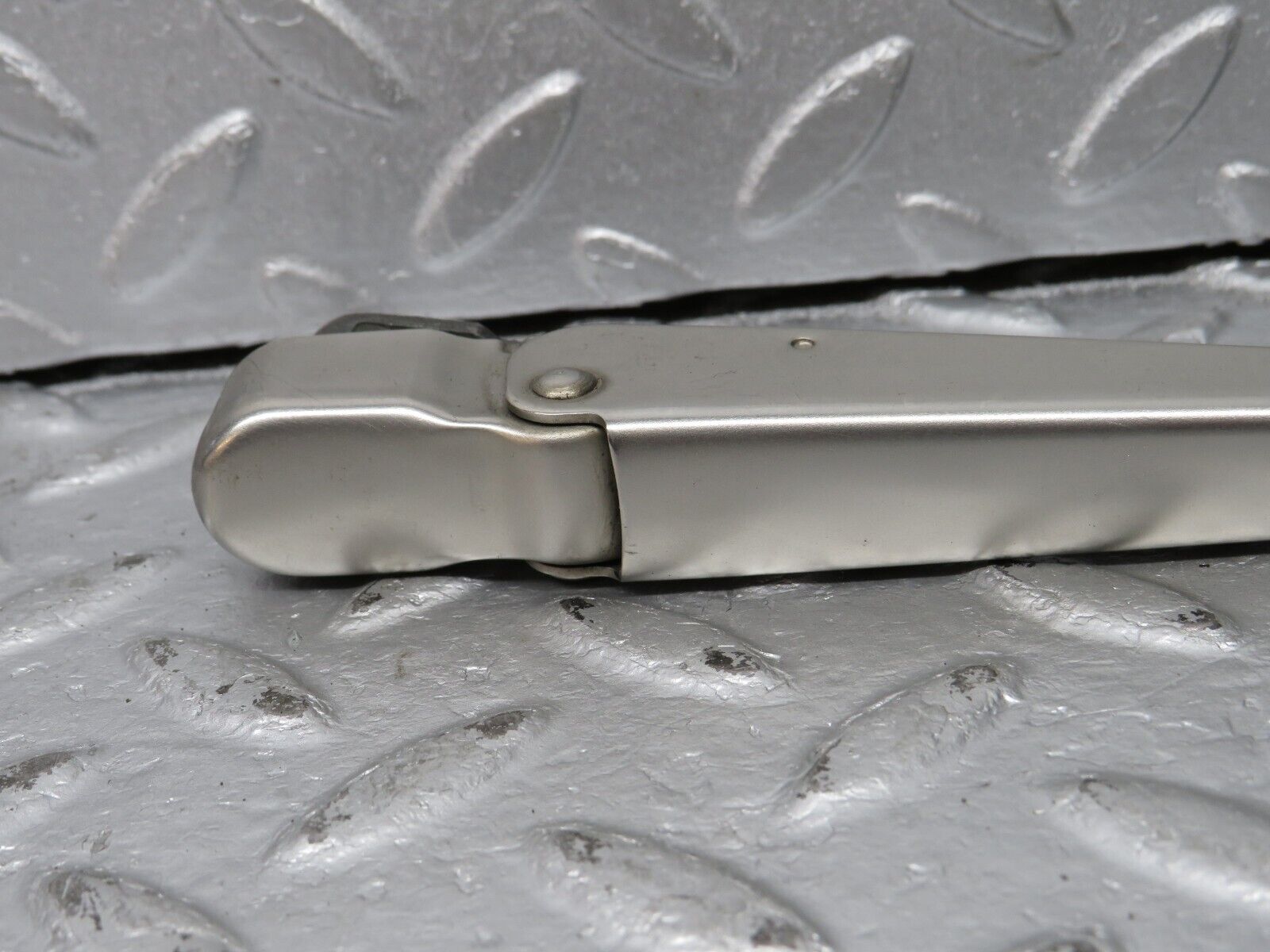 39981 Mercedes-Benz R107 350SL Windscreen Wiper Arm Right Side