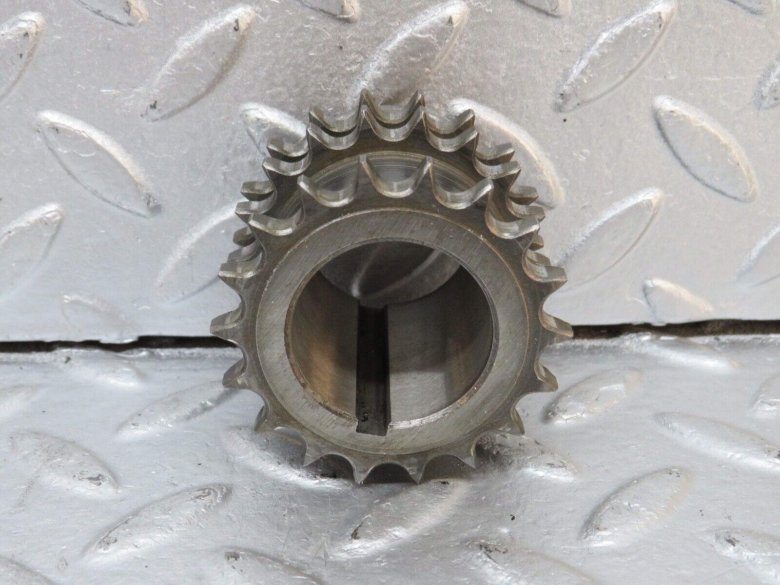 39939 Mercedes-Benz R107 350SL Crankshaft Timing Gear