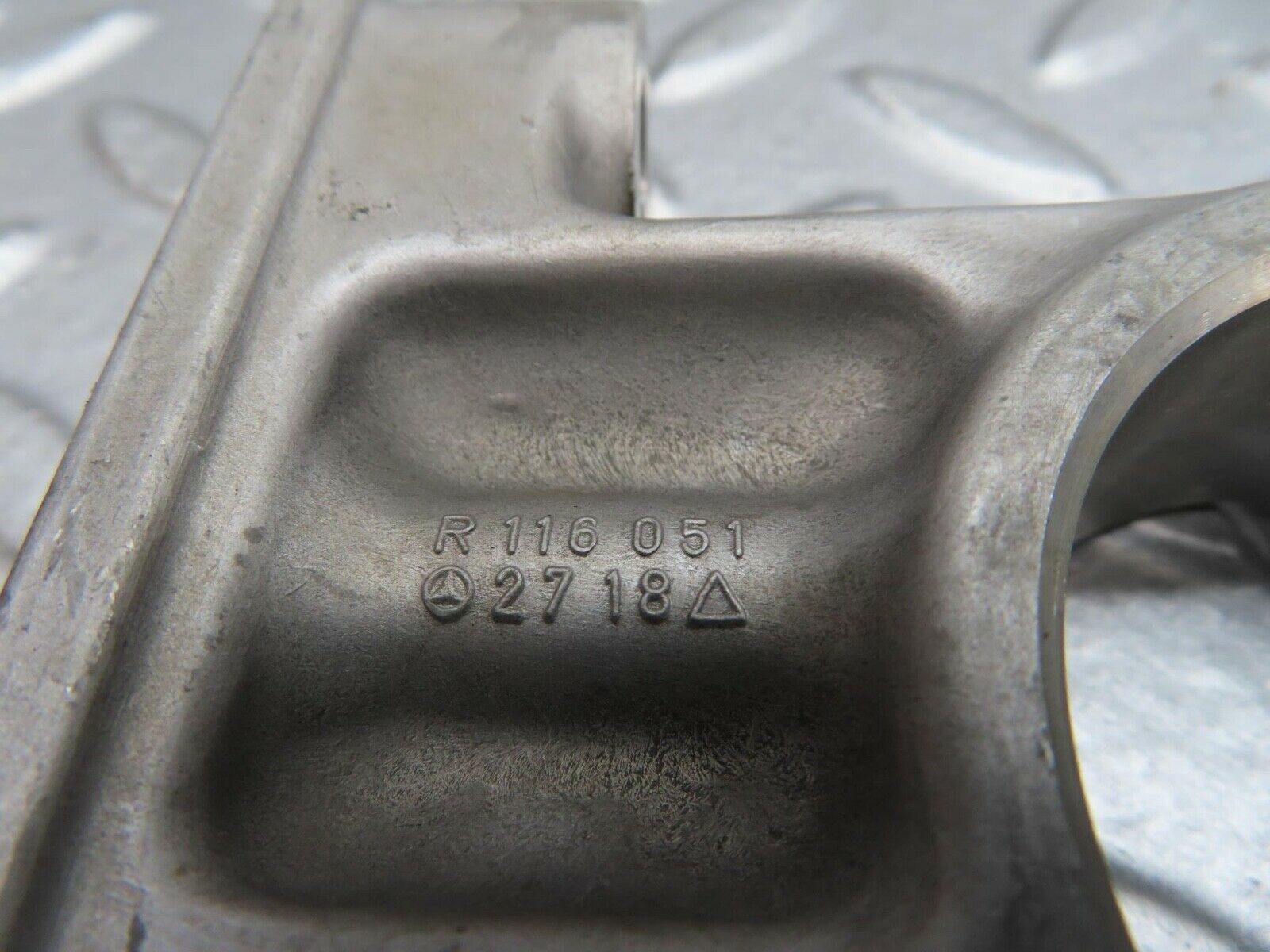 13730 Mercedes-Benz R107 450SL Camshaft Tower Bearing 1160512718