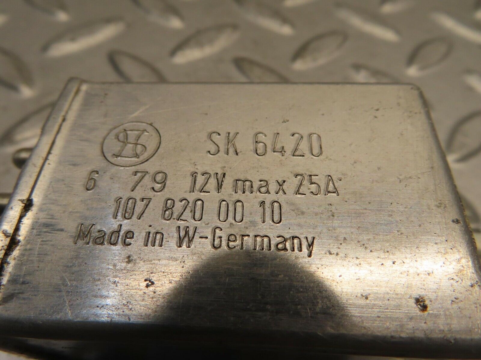 11805 Mercedes-Benz R107 450SL Heated Window Relay 1078200010