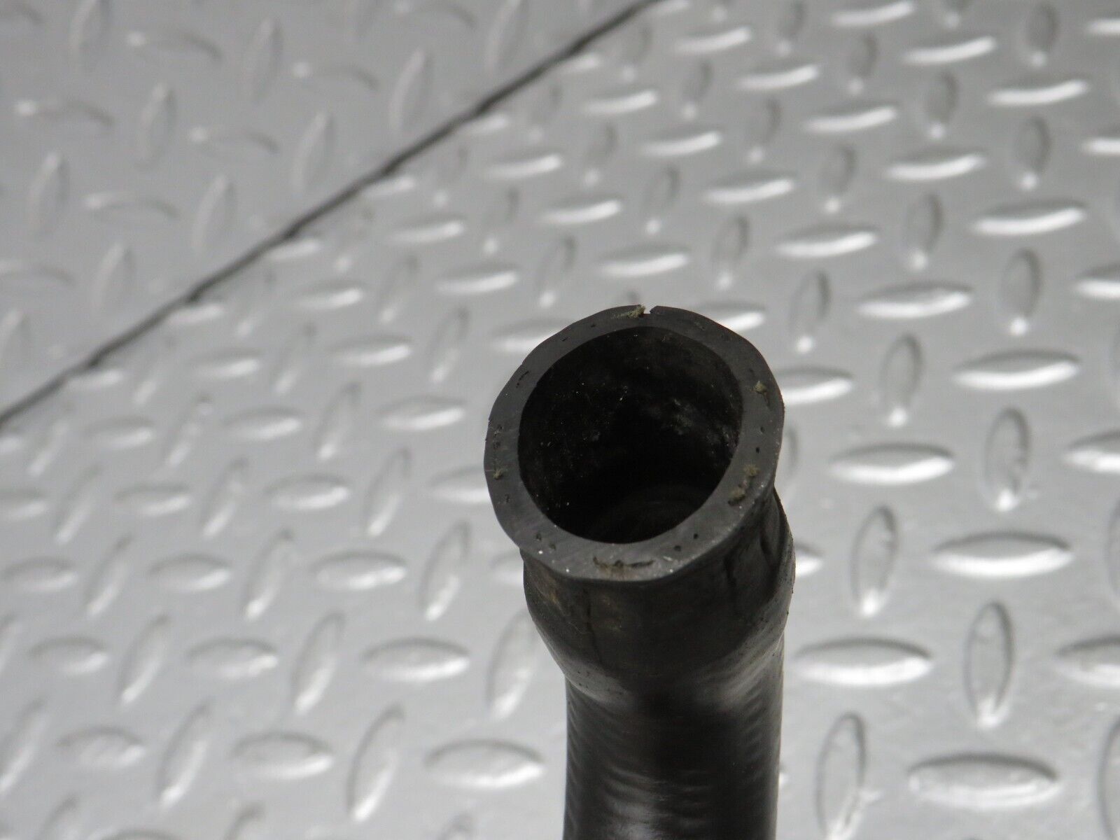 39216 Mercedes-Benz R107 500SL Engine Coolant Hose Pipe 1265011882