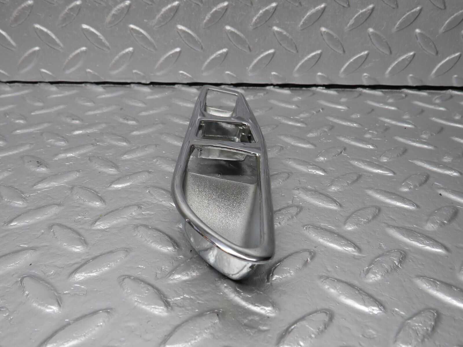 40009 Mercedes-Benz R107 350SL Interior Door Handle Chrome Surround Right