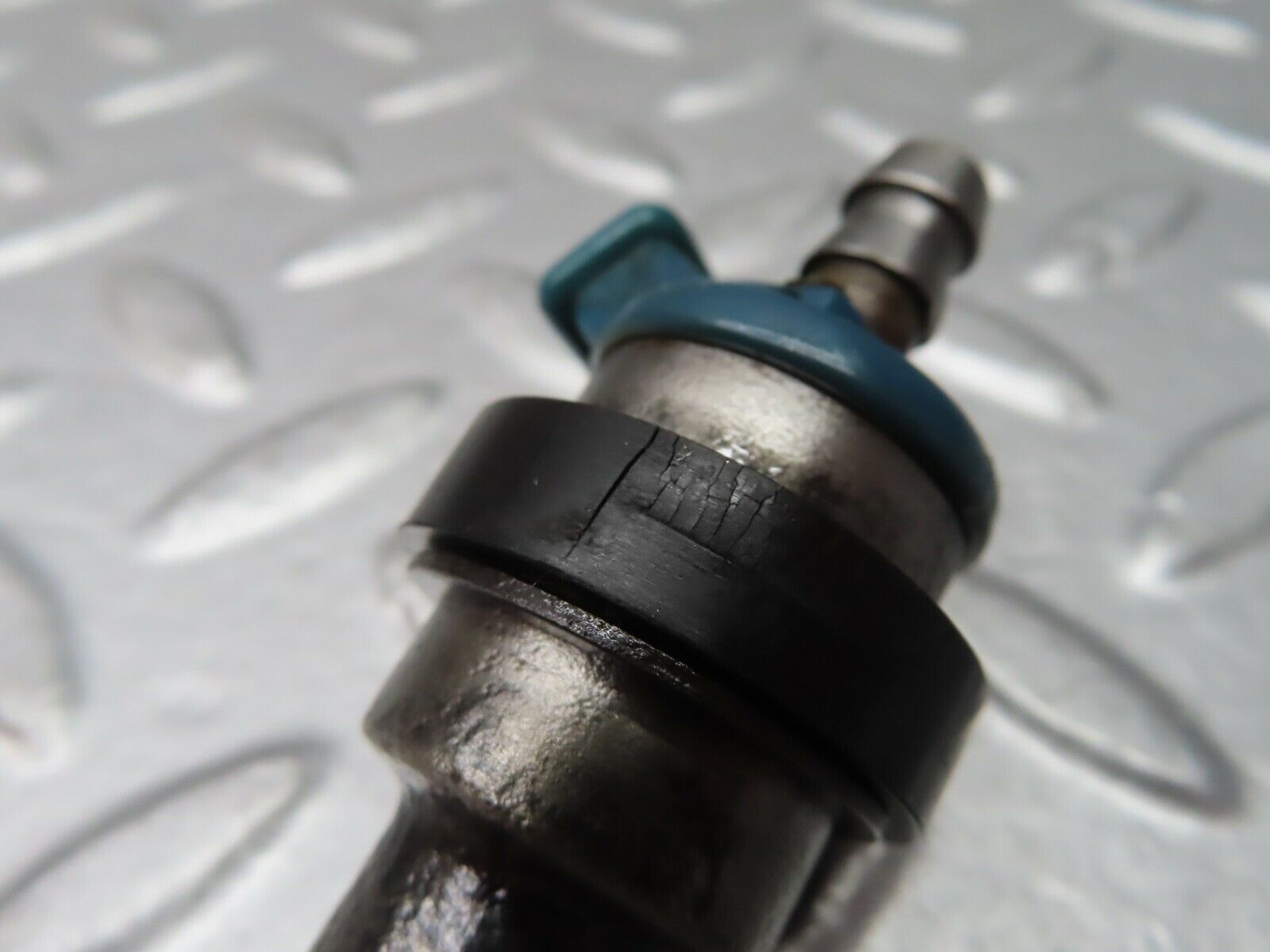 20691 Mercedes-Benz R107 450SL Fuel Injector Bosch 0280150036