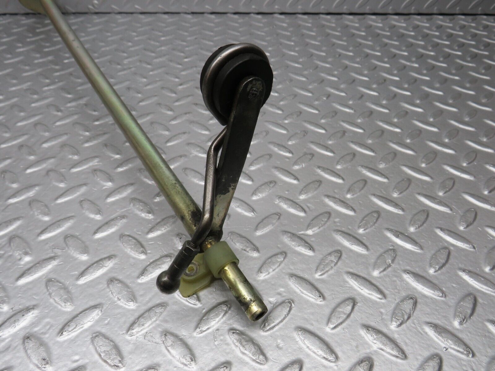 39215 Mercedes-Benz R107 500SL Accelerator Pedal Linkage