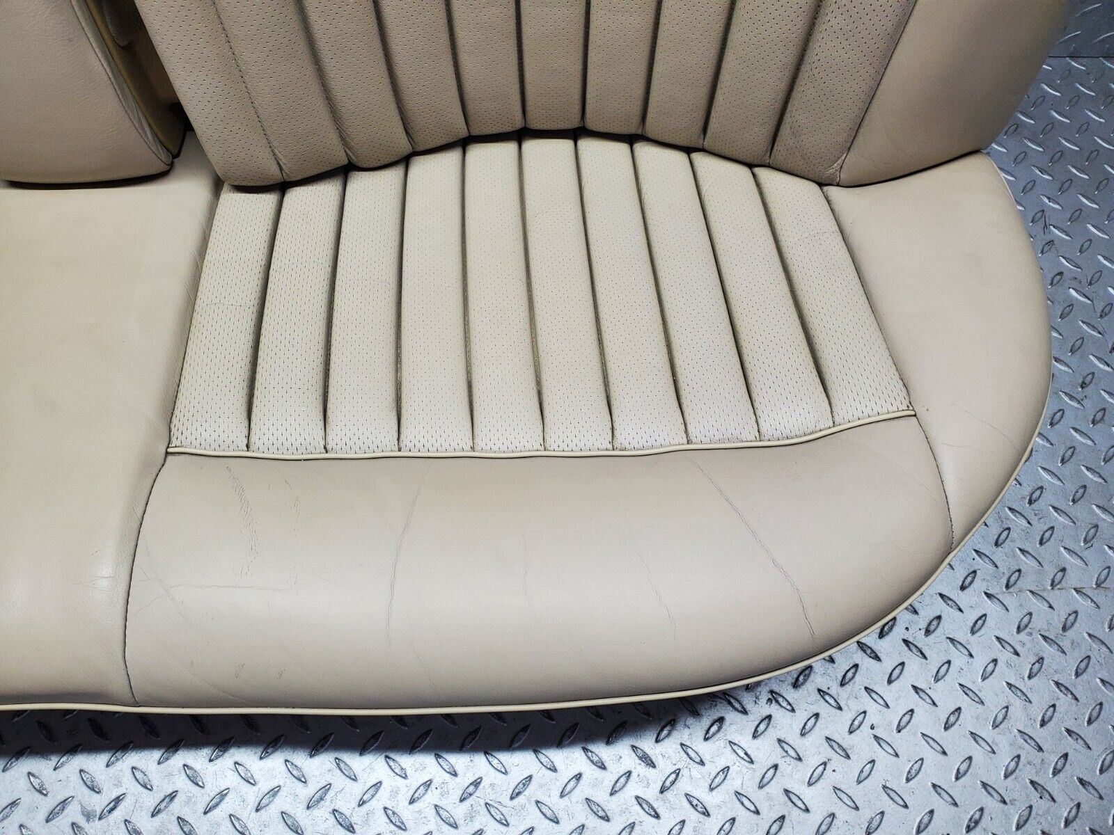 45866 Mercedes-Benz W126 420SE Rear Seat Leather Beige 1269200750 1269201716