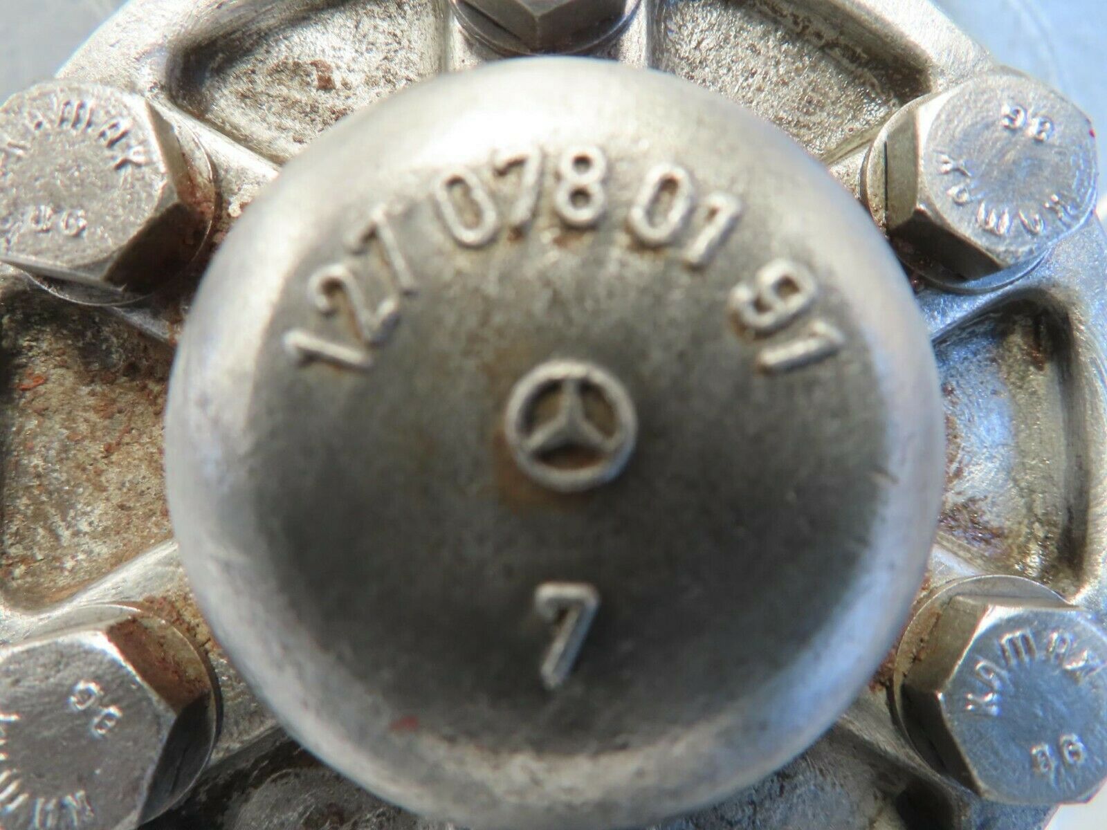 15585 Mercedes-Benz R107 450SL Fuel Backflow Damper Regulator 1270700268