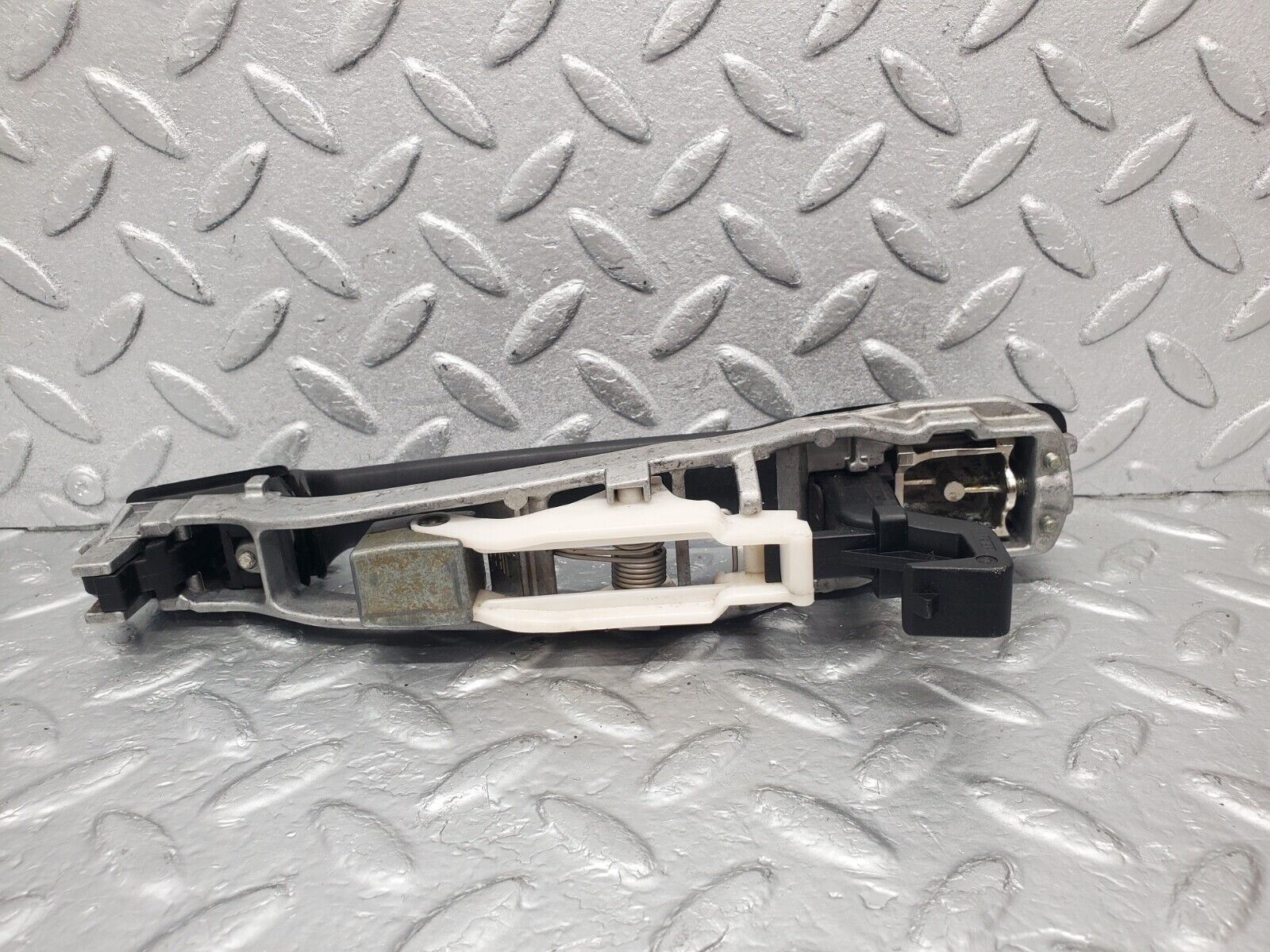 46142 Mercedes-Benz W124 Rear Right Exterior Door Handle